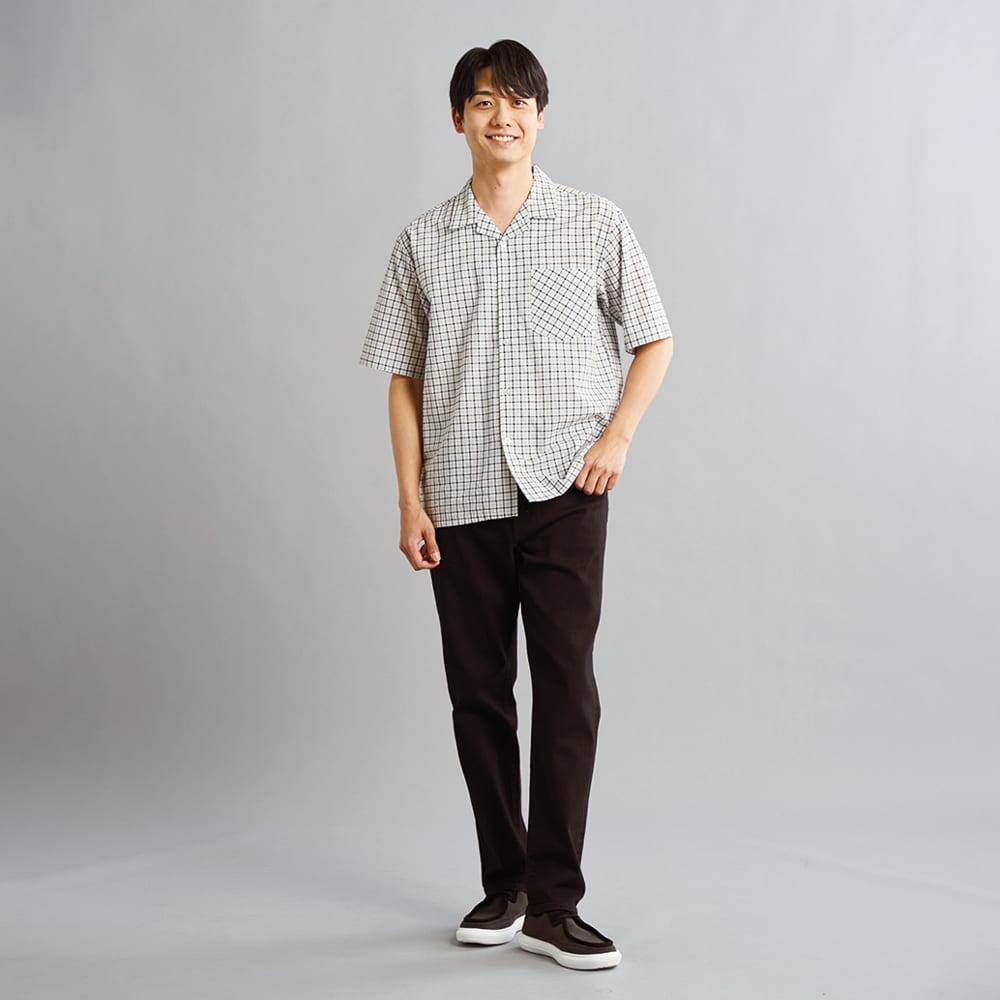 ブラック