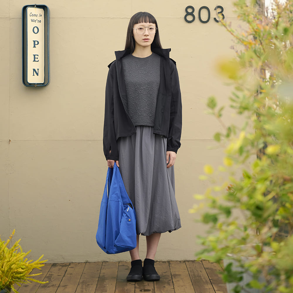 ブラック