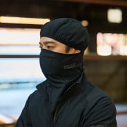 ブラック